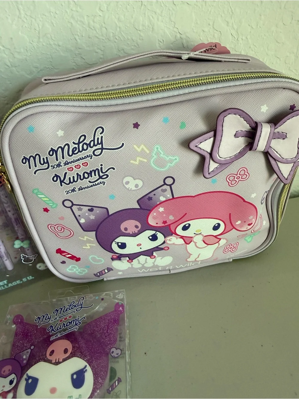 New womens wet n wild My Melody & Kuromi Cosmetic bag, brush set, mirror, lip